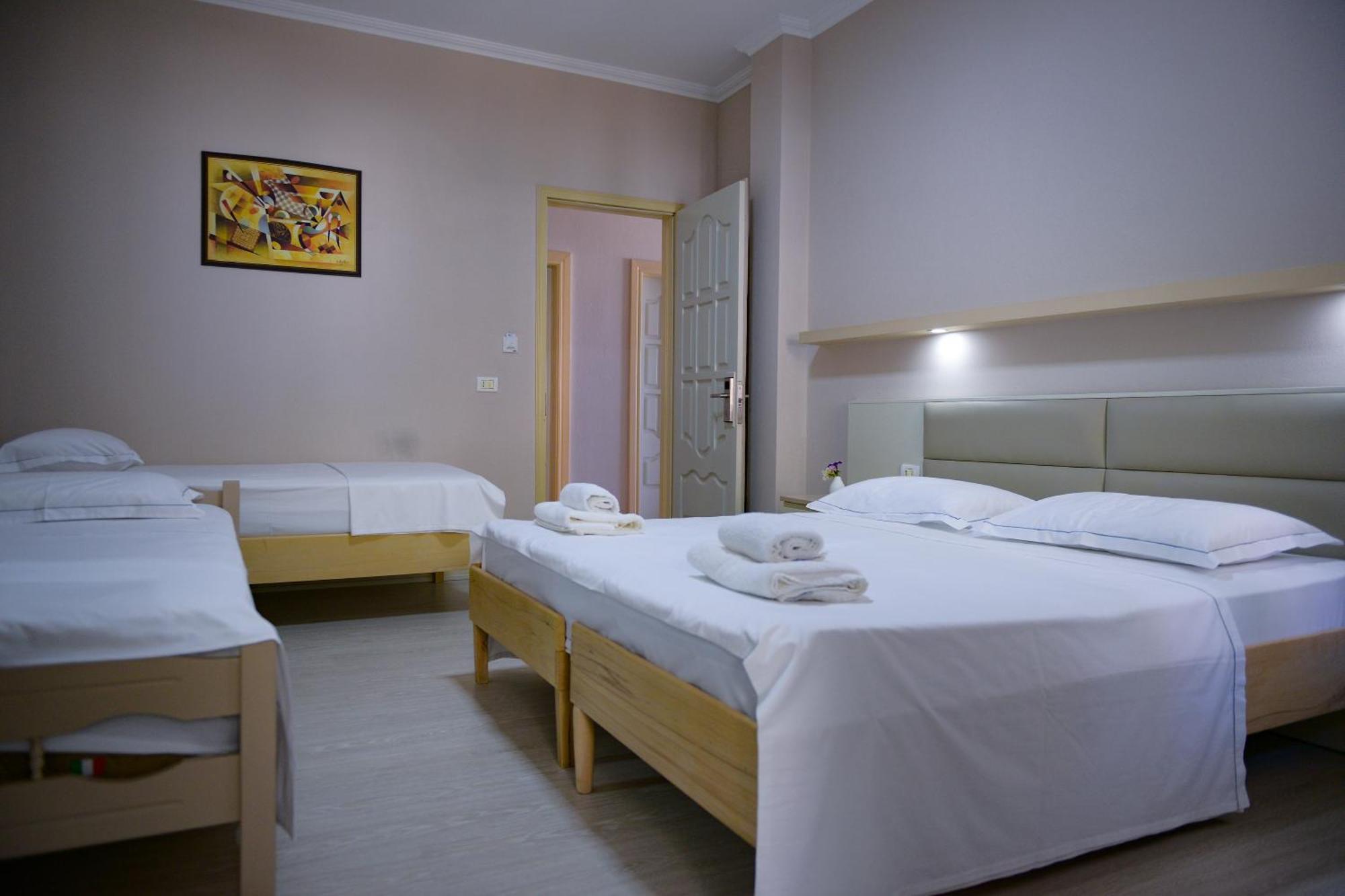 Hotel Andi Kryemëdhenji Exterior foto