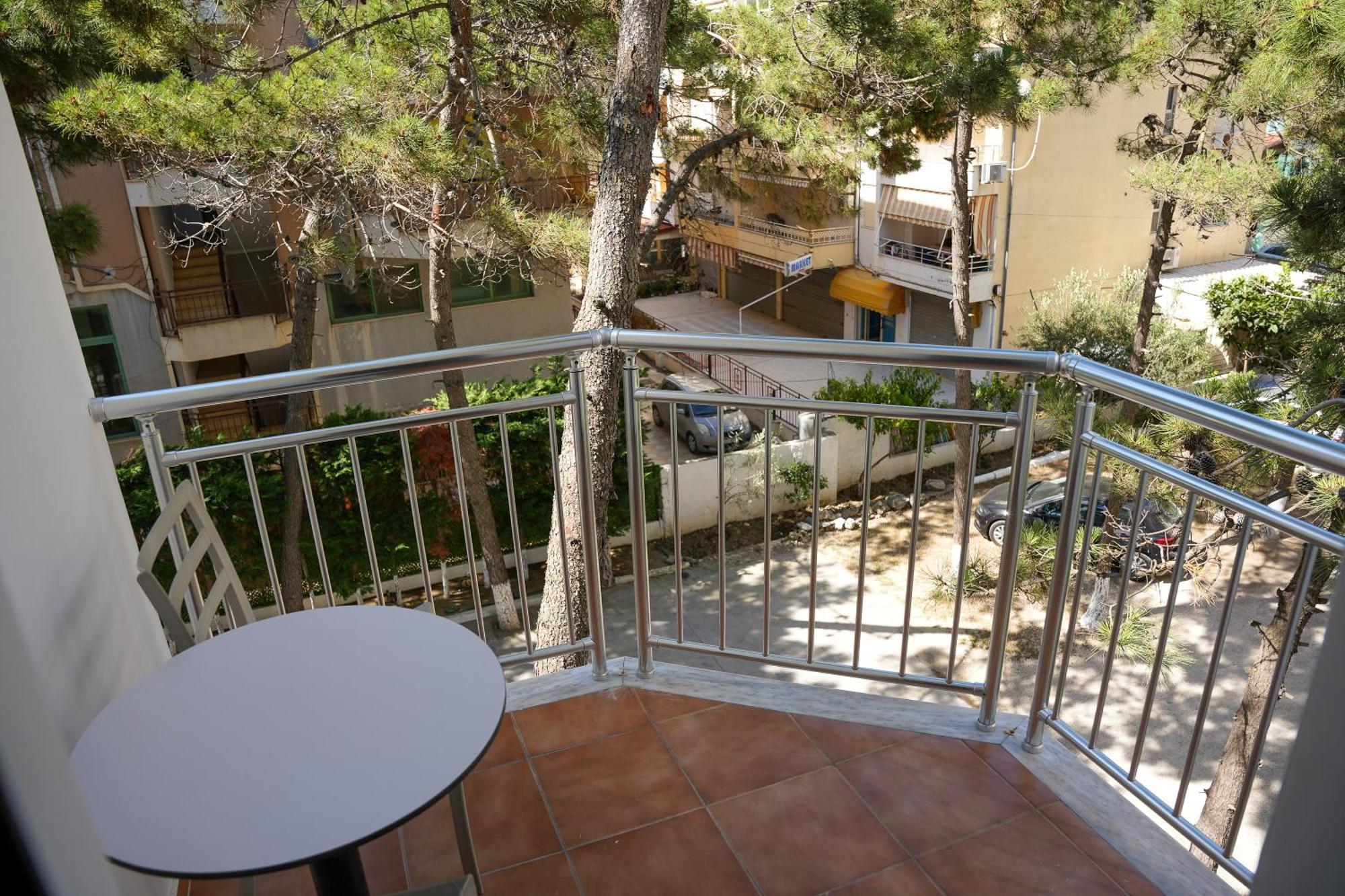 Hotel Andi Kryemëdhenji Exterior foto