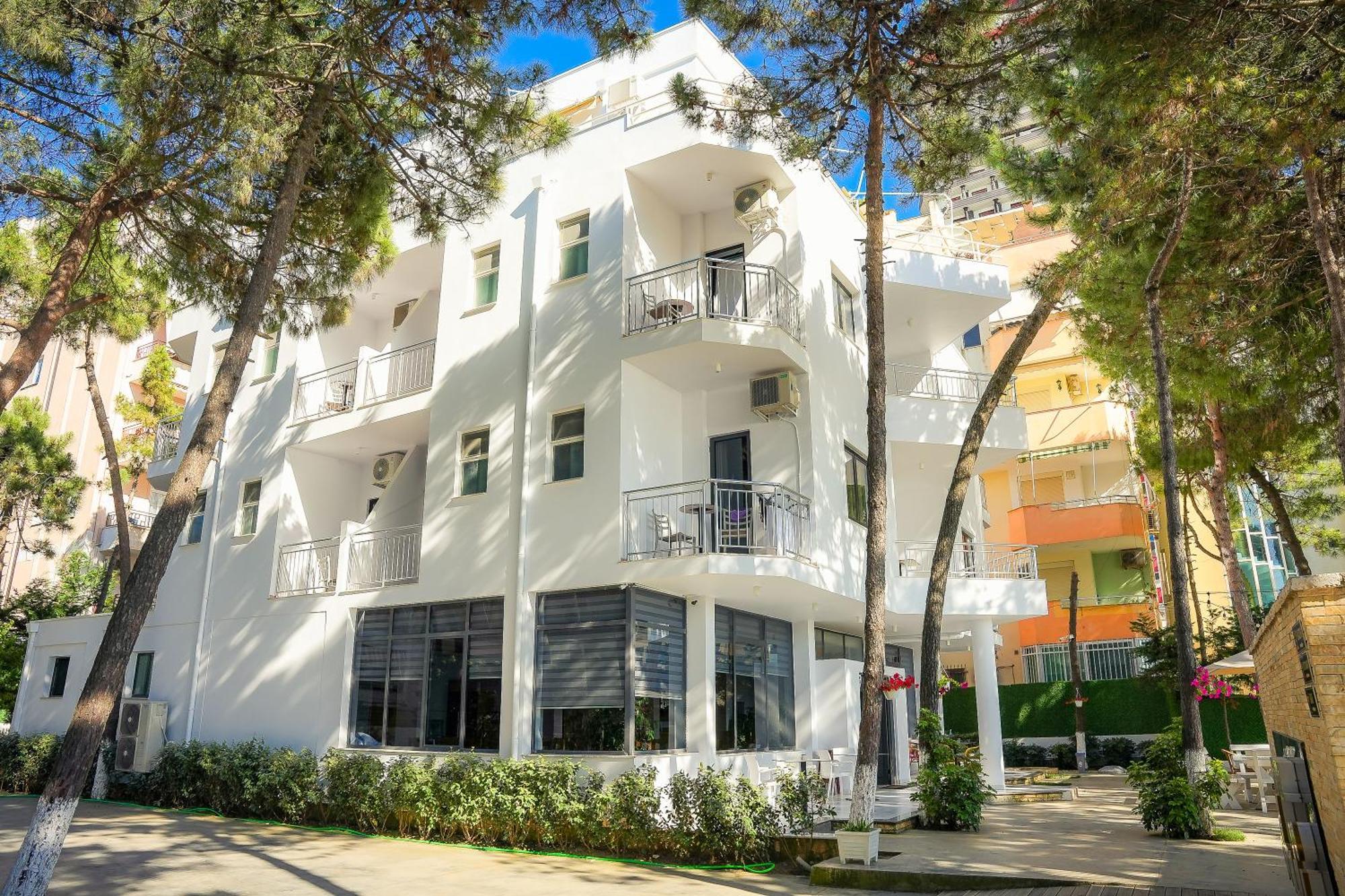 Hotel Andi Kryemëdhenji Exterior foto