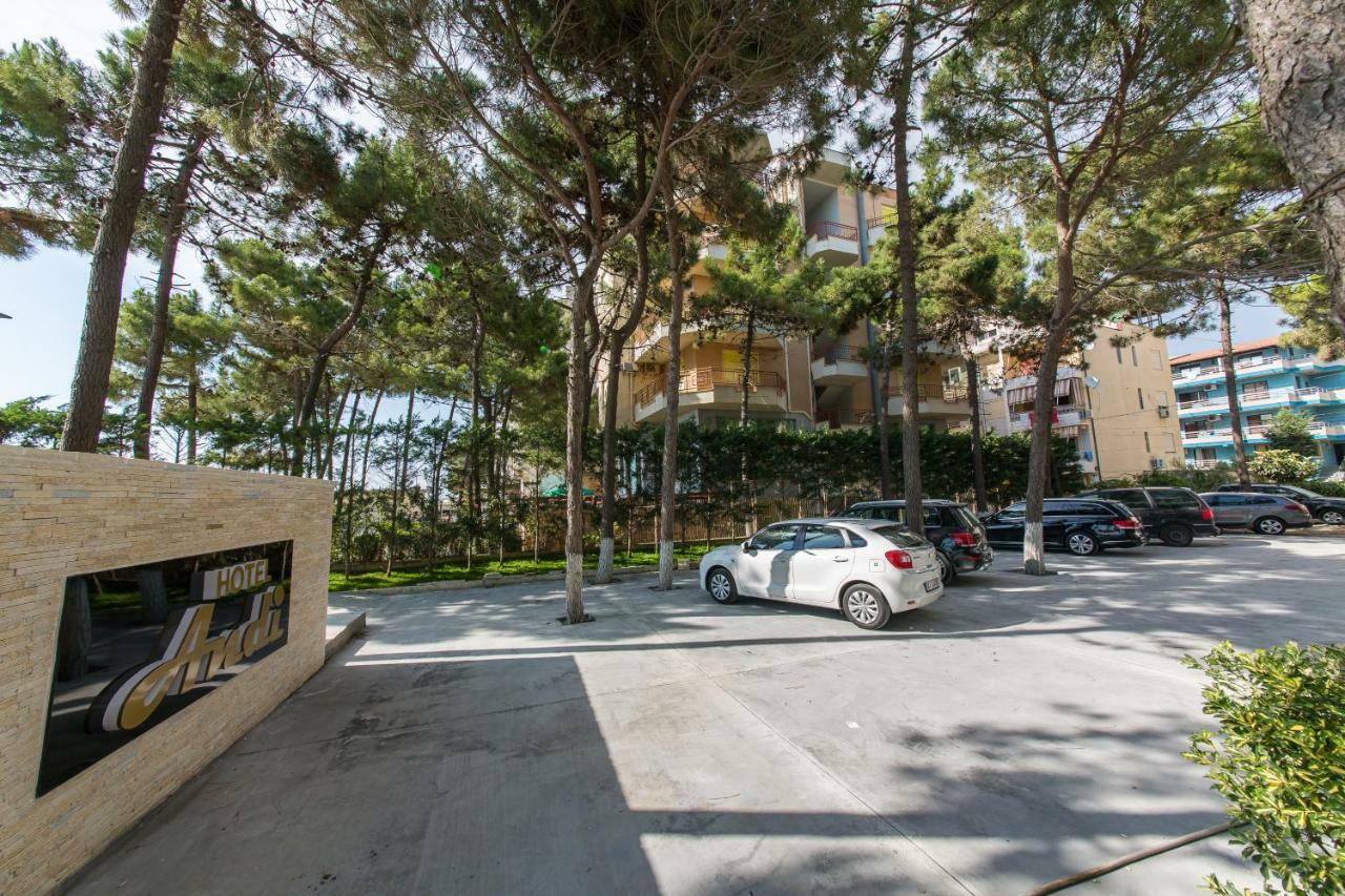 Hotel Andi Kryemëdhenji Exterior foto